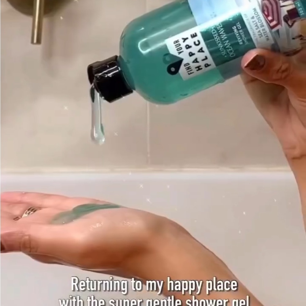 Bath & Body Shower Gel - Picture 3 of 9